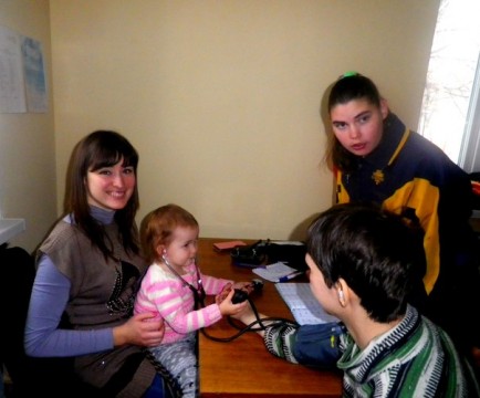 Тетяна Зеленская - працює реабілітологом в реабілітаційному центрі дитячого будинку-інтернату ІІ профілю в м. Новомиргороді 
